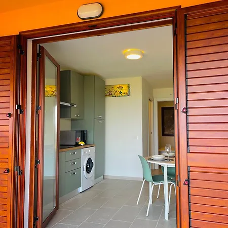 Orange House Nyaraló *